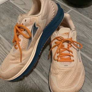 ALTRA Torin 5 Womens size 9 Running Shoes